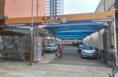 Terreno de 10m x 30 m, 300m², com guarita e banheiro de alvenaria de 10m², em santana.