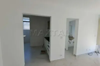 Apartamento em santana com 2 quartos, sala, cozinha, 2 banheiros e vaga de garagem.