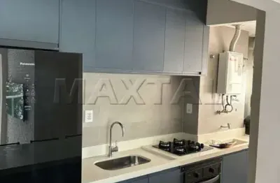 Apartamento disponível para venda ou locação, de 54 m², com sacada, 2 dormitórios e 1 vaga, na lapa.