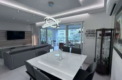 Apartamento à venda de 118 m², com sacada, garden, 3 suítes e 4 vagas, na água branca.