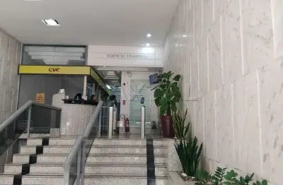 Conjunto comercial de 84m², com 5 salas e 1 banheiro, na rua da consolação.