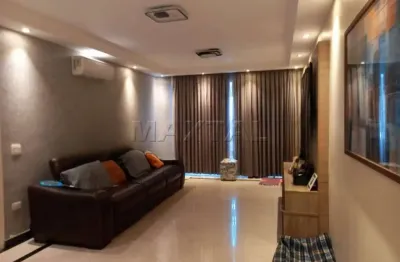 Sobrado de 300m², 3 quartos com suite, closet, móveis planejados, churrasqueira, garagem 6 carros