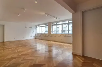 Apartamento à venda de 158 m², com 03 dormitórios, sendo 01 suíte, e 01 vaga, no jardim paulista.