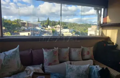 Sobrado à venda de 200m² com 3 dormitórios, 1 suíte e 4 vagas, na vila santos.