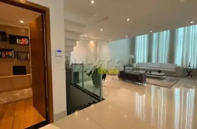 Casa mobiliada à venda com 3 dormitórios e 3 vagas, com piscina, no tucuruvi.