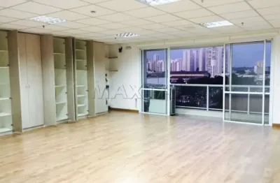 Sala comercial de 61 m², com sacada, disponível para venda, na vila leopoldina.
