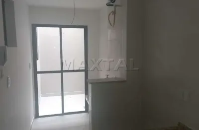 Apartamento com 32,5 m², 1 dormitório, 1 banheiro, elevador, prédio de 3 andares na parada inglesa.