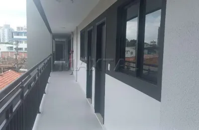 Apartamento com 45,40 m², 2 dormitórios, 1 suíte,elevador, prédio de 3 andares na parada inglesa.