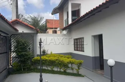 Casa ampla para locação no jardim guapira com 3 suítes, 6 vagas e 400m²
