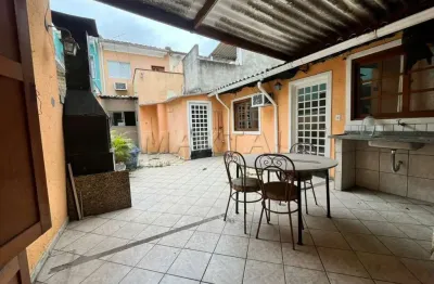 Sobrado disponível para locação, de 105 m², com 03 dormitórios e 01 vaga de garagem, em santana.