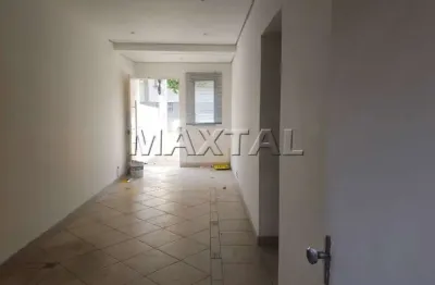 Sobrado em região comercial de santana, 100m²,  com 3 salas e 2 vagas de garagem.