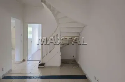 Sobrado em região comercial de santana, 100m²,  com 3 salas e 2 vagas de garagem.