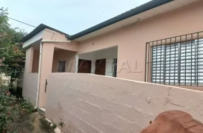 Casa térrea de vila no imirim, com 1 dormitório sala cozinha banheiro e lavanderia.