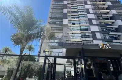 Apartamento de 57m², com 2 dormitórios sendo 1 suite e 1 vaga, com sacada na vila ester.