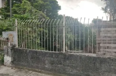 Terreno de 1.187m², área de grande visibilidade e fácil acesso ao comércio local.