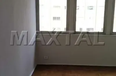 Apartamento para locação de 43m², com 1 dormitório e sala, no centro, república.