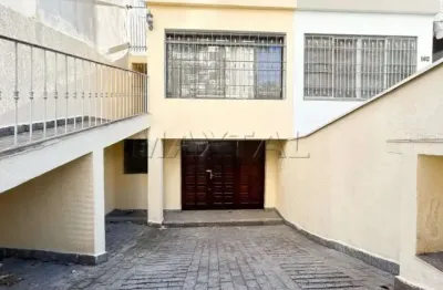Sobrado na região de santana com 210m², com 3 quartos, 1 suíte, 2 banheiros e 4 vagas.