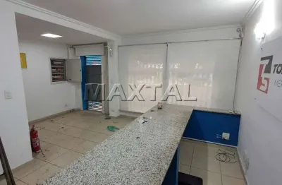 Prédio em região comercial, 3 andares, 5 salas com ar condicionado, todo em piso frio e 2 vagas