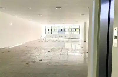 Prédio comercial na av. angélica, com 3 andares, subsolo para 9 automóveis, copa e 5 banheiros.