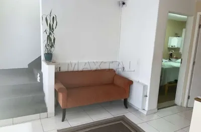 Sobrado à venda de 78m², com 2 dormitórios e 2 vagas, na água fria.