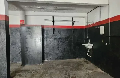 Galpão para alugar de 100m², com 2 banheiros e 1 escritório, no parque peruche.