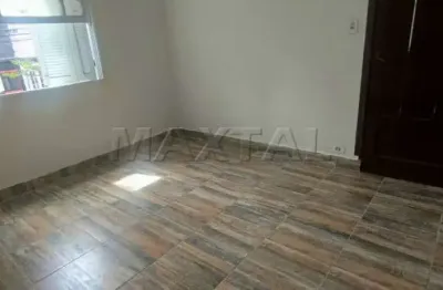 Sobrado em santana com 4 quartos, sala, cozinha, 2 banheiros, área superior com churrasqueira e vaga