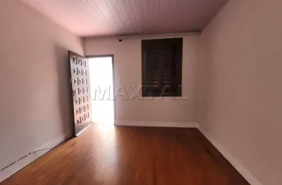 Casa térrea na região de Santana com 1 dormitório, cozinha, sala e quintal com 70 m².