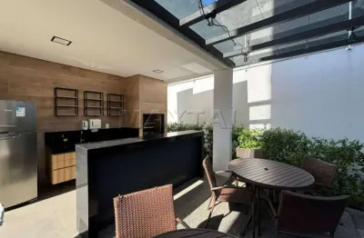 Apartamento mobiliado de 34m² com 2 dormitórios à venda na Barra Funda.