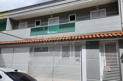 Sobrado à venda na Vila Medeiros de 137m², com 3 suítes e 3 vagas.