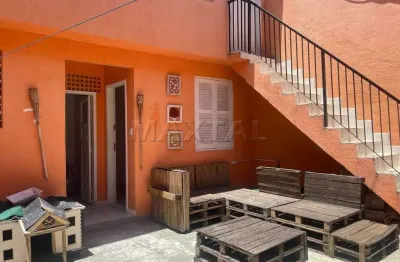 Sobrado com 3 dormitórios,1 suíte, 3 banheiros, com jardim, 2 vagas de garagem