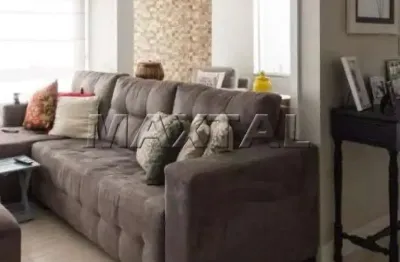 Sobrado à venda de 260m², 3 dormitórios, 3 vagas e 4 banheiros, na Santa Terezinha.