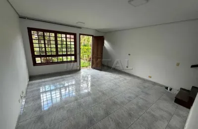 Sobrado em condomínio fechado 3 quartos, 2 banheiros, 2 vagas - Vila nova Mazzei - Horto