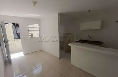 Studio na Av. Itaberaba, 32m² com 1 dormitório, 1 suíte, sala e cozinha americana, piso frio.
