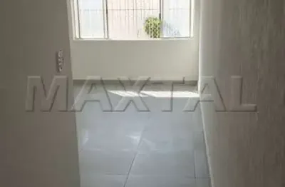 Apartamento 1= Andar, 70m² 2 quartos, 1 suíte, armários na cozinha e banheiro, porcelanato em tudo