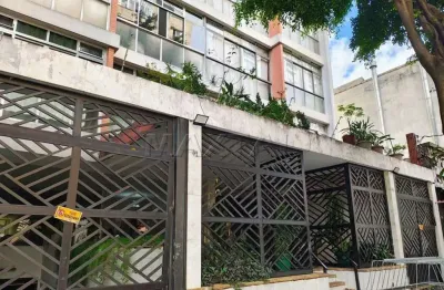Apartamento no Bom Retiro com 3 quartos, sala para 3 ambientes, copa e cozinha, área de serviço.