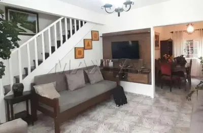 Sobrado Completo com 230m², Edícula com Suíte e Área Gourmet ? Localização Privilegiada!