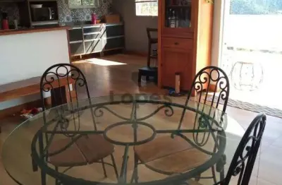 Casa com 4 quartos à venda na estrada isaías vidal, albuquerque, teresópolis, 316 m2 por r$ 1.190.000