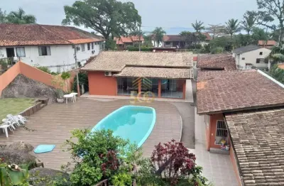 Residencial › casa com 6 dormitório(s) sendo 3 suíte(s) no bairro cachoeira do bom jesus - - florianópolis - sc