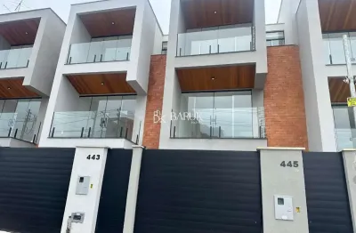 Santa catarina, casa duplex, 3 quartos,  suíte,  varanda, garagem,  espaço gourmet.  venha conferir!!!