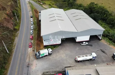 Industrial,  galpão  com 1.200 m2, 3 salas, 6 banhos e 8 vagas, imperdível.