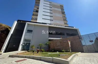 Apartamento novo no granbery, com vista panorâmica para a cidade.