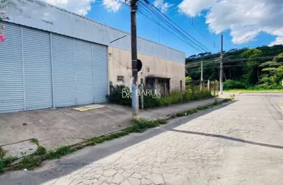 Bairro industrial,  galpão com 190 m2, 2 banheiros,  garagem.  excelente localização.