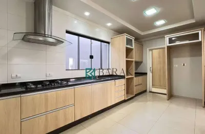 Sobrado com 3 suítes + 1 quarto à venda, 330 m² por R$ 1.800.000 - Zona 03 - Maringá/PR