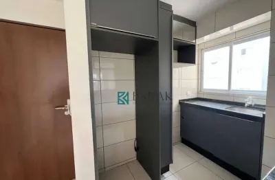 Apartamento com 2 dormitórios para alugar, 45 m² por R$ 2.200/mês - Zona 08 - Maringá/PR