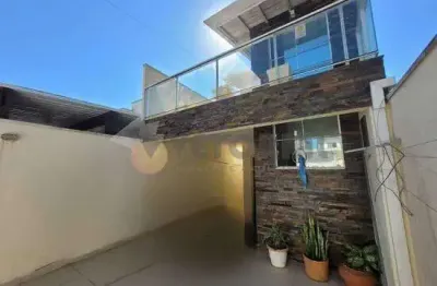 Sobrado com 3 quartos, 140m², à venda em caraguatatuba, balneário dos golfinhos