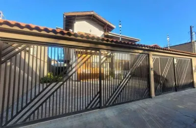 Lindo sobrado em caraguatatuba, bairro do indaiá, com piscina e 5 dormitorios a 300m da praia.