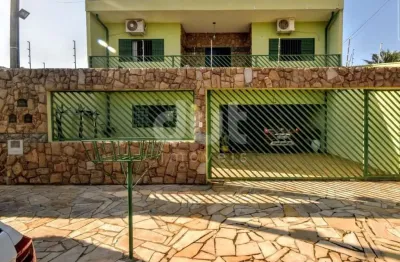 Casa com 2 quartos à venda na rua lamartine ribas camargo, 378, parque jambeiro, campinas, 249 m2 por r$ 690.000