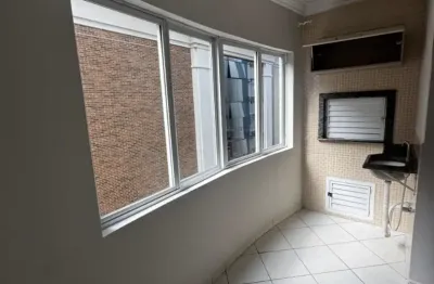 Apartamento no centro de Balneário com dois quartos sendo 01 suíte
