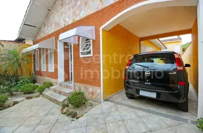Casa com 2 quartos à venda no Centro, Peruíbe 