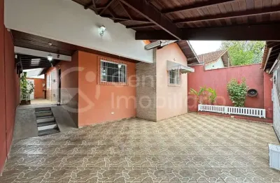 Casa à venda com 2 quartos em peruíbe, no bairro centro